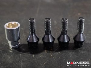 Alfa Romeo 4C Wheel Locks - Black